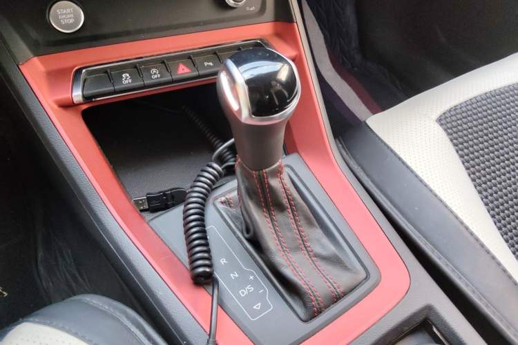 Used Audi Q3 2019 35 TFSI Fashion Dynamic Model Gear Lever