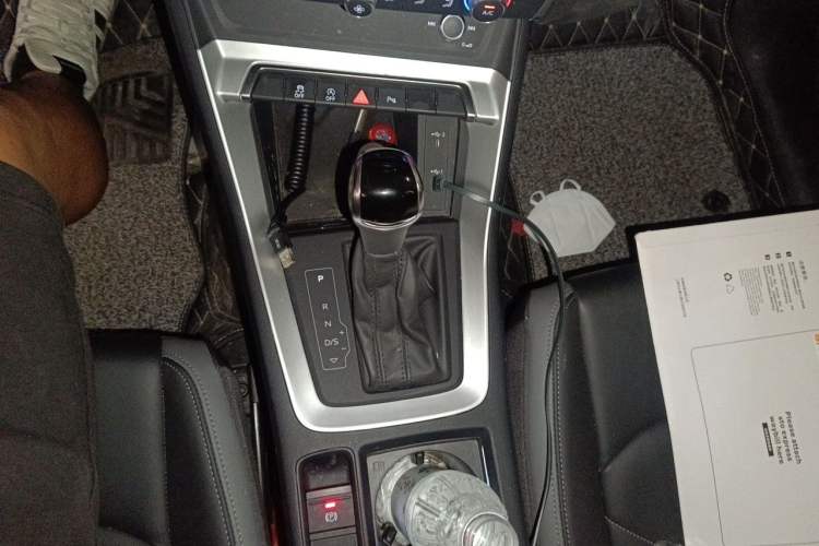 Used Audi Q3 2019 35 TFSI Advanced Style Edition Gear Lever