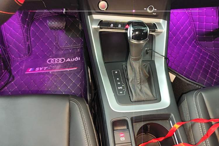 Used Audi Q3 2019 35 TFSI Advanced Style Edition Gear Lever