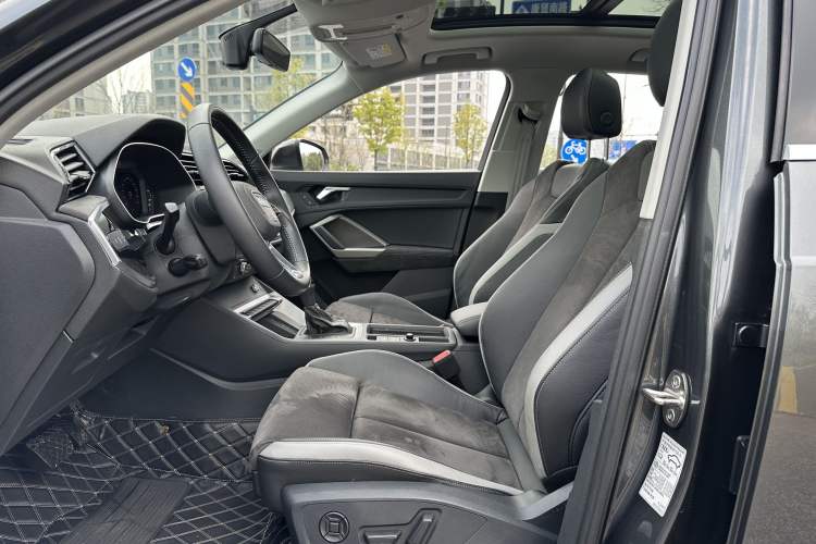 Used Audi Q3 2019 35 TFSI Advanced Dynamic Edition Interior 1
