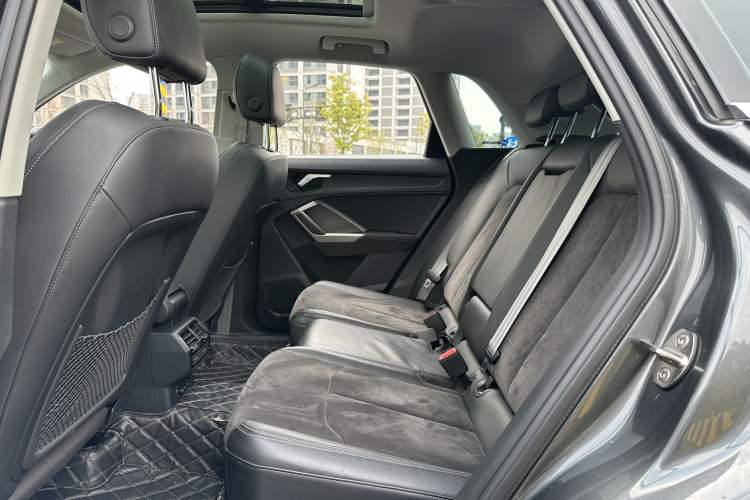 Used Audi Q3 2019 35 TFSI Advanced Dynamic Edition Interior 5