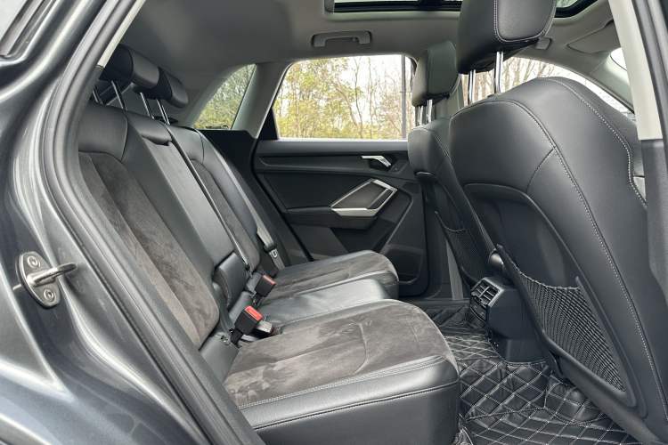 Used Audi Q3 2019 35 TFSI Advanced Dynamic Edition Interior 6