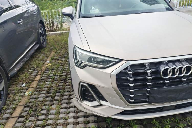 Used Audi Q3 2019 35 TFSI Fashion Dynamic Model Right Front Headlight