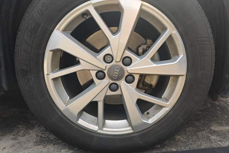 Used Audi Q3 2019 35 TFSI Advanced Dynamic Edition Right Front Wheel Hub