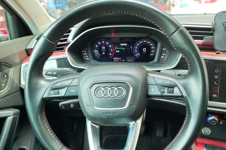 Used Audi Q3 2019 40 TFSI quattro Fashion Dynamic Model Steering Wheel
