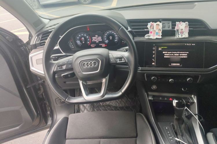 Used Audi Q3 2019 40 TFSI Fashion Dynamic Model Steering Wheel