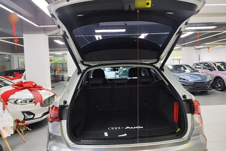 Used Audi Q3 2019 35 TFSI Advanced Style Edition Trunk