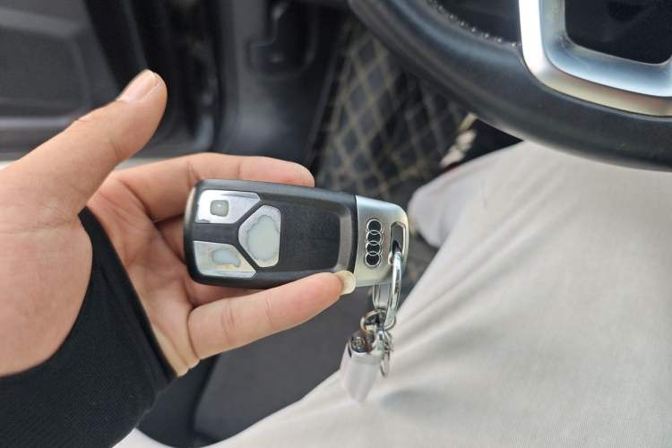 Used Audi Q3 2019 35 TFSI Advanced Dynamic Edition Vehicle Key