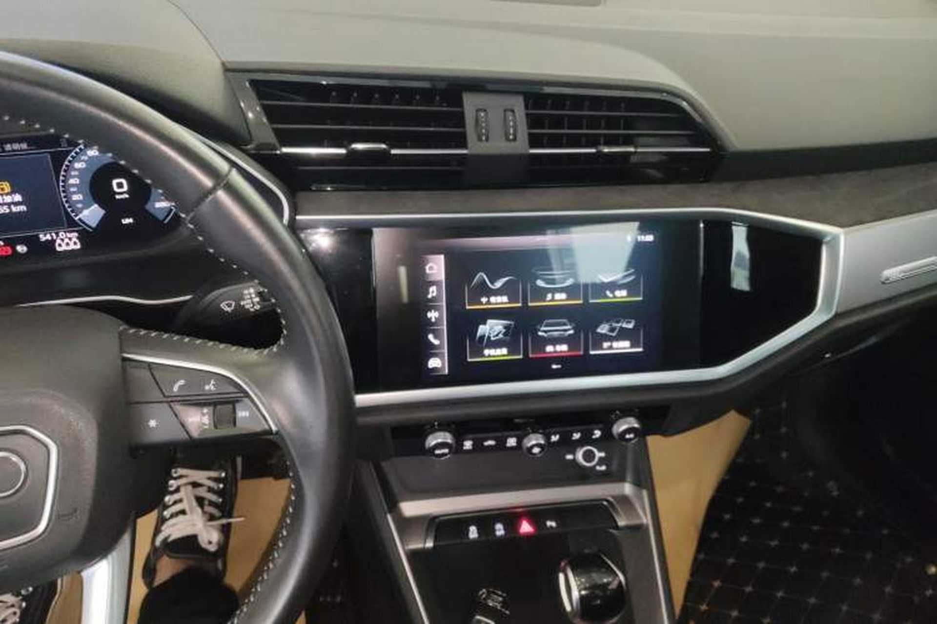Used Audi Q3 2019 35 TFSI Advanced Dynamic Edition Audio And AC Panel