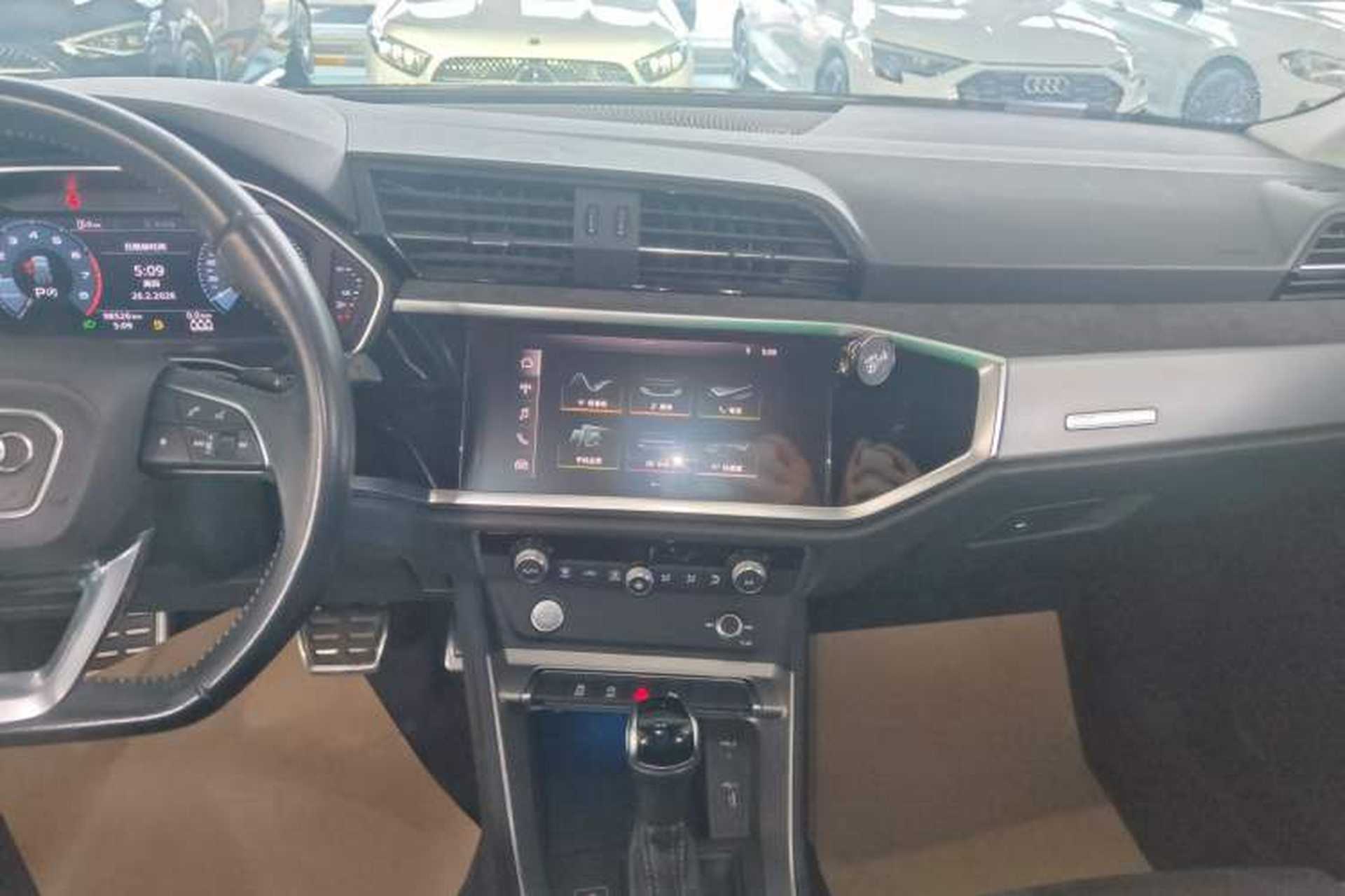 Used Audi Q3 2019 40 TFSI Fashion Dynamic Model Audio And AC Panel