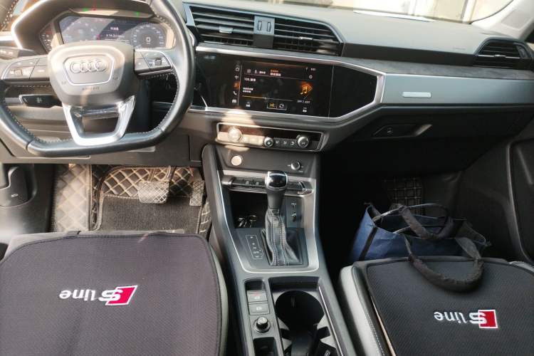 Used Audi Q3 2019 35 TFSI Fashion Dynamic Model Audio And AC Panel