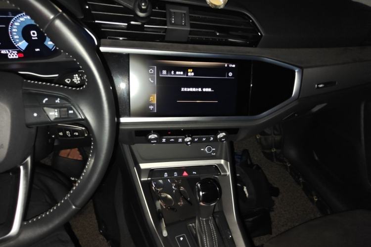 Used Audi Q3 2019 35 TFSI Advanced Dynamic Edition Audio And AC Panel