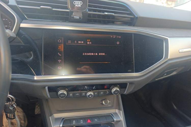Used Audi Q3 2019 35 TFSI Advanced Dynamic Edition Audio And AC Panel