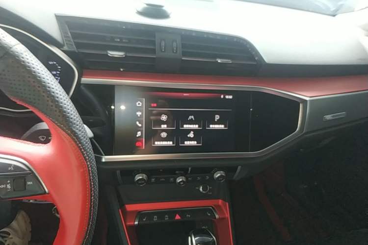 Used Audi Q3 2019 35 TFSI Advanced Dynamic Edition Audio And AC Panel