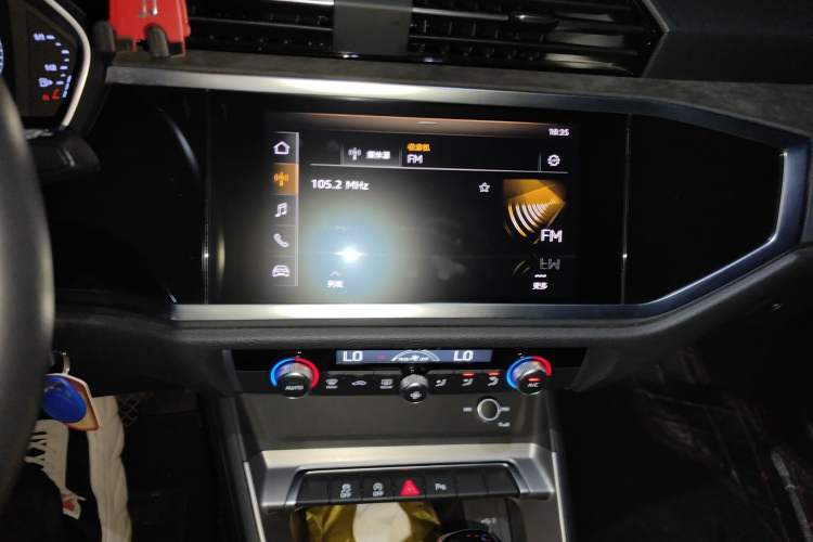 Used Audi Q3 2019 35 TFSI Advanced Dynamic Edition Audio And AC Panel