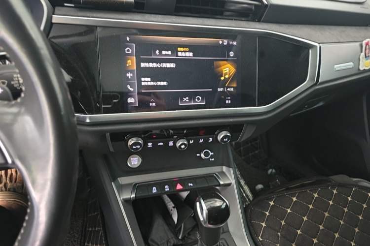 Used Audi Q3 2019 35 TFSI Fashionable and Elegant Model Audio And AC Panel