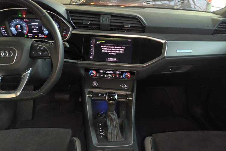 Used Audi Q3 2019 40 TFSI Fashion Dynamic Model Audio And AC Panel