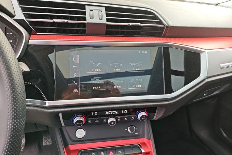 Used Audi Q3 2019 35 TFSI Fashion Dynamic Model Audio And AC Panel
