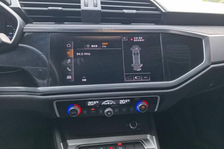 Used Audi Q3 2019 35 TFSI Advanced Dynamic Edition Audio And AC Panel