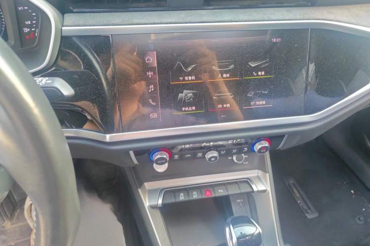 Used Audi Q3 2019 35 TFSI Fashion Dynamic Model Audio And AC Panel