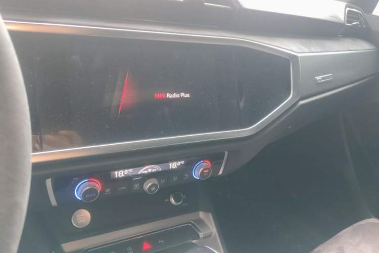 Used Audi Q3 2019 35 TFSI Fashion Dynamic Model Audio And AC Panel