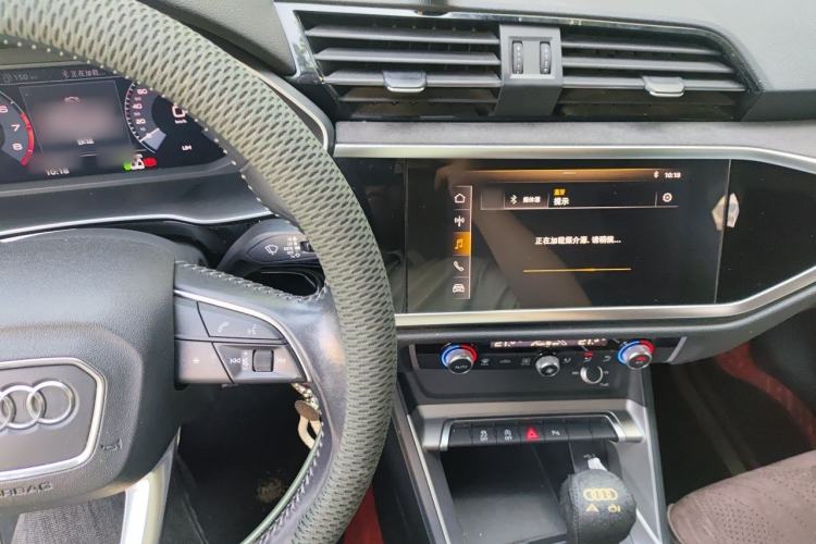 Used Audi Q3 2019 35 TFSI Advanced Dynamic Edition Audio And AC Panel