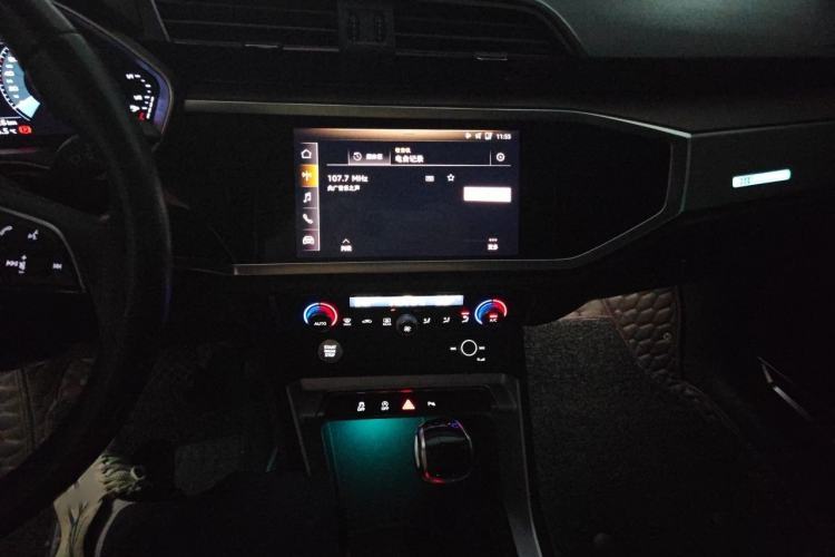 Used Audi Q3 2019 40 TFSI Fashionable and Elegant Model Audio And AC Panel