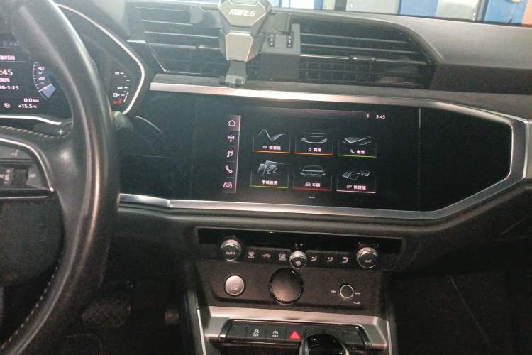 Used Audi Q3 2019 35 TFSI Fashion Dynamic Model Audio And AC Panel