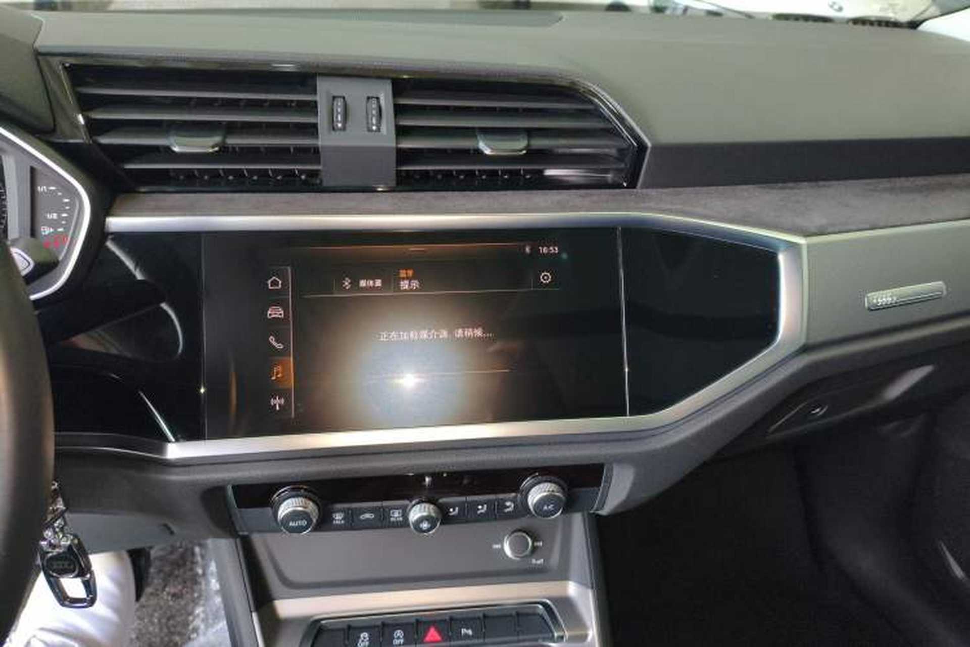 Used Audi Q3 2019 35 TFSI Advanced Dynamic Edition Audio And AC Panel