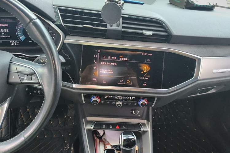 Used Audi Q3 2019 35 TFSI Advanced Dynamic Edition Audio And AC Panel
