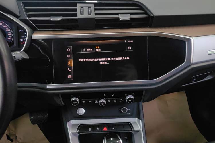 Used Audi Q3 2019 40 TFSI Fashionable and Elegant Model Audio And AC Panel