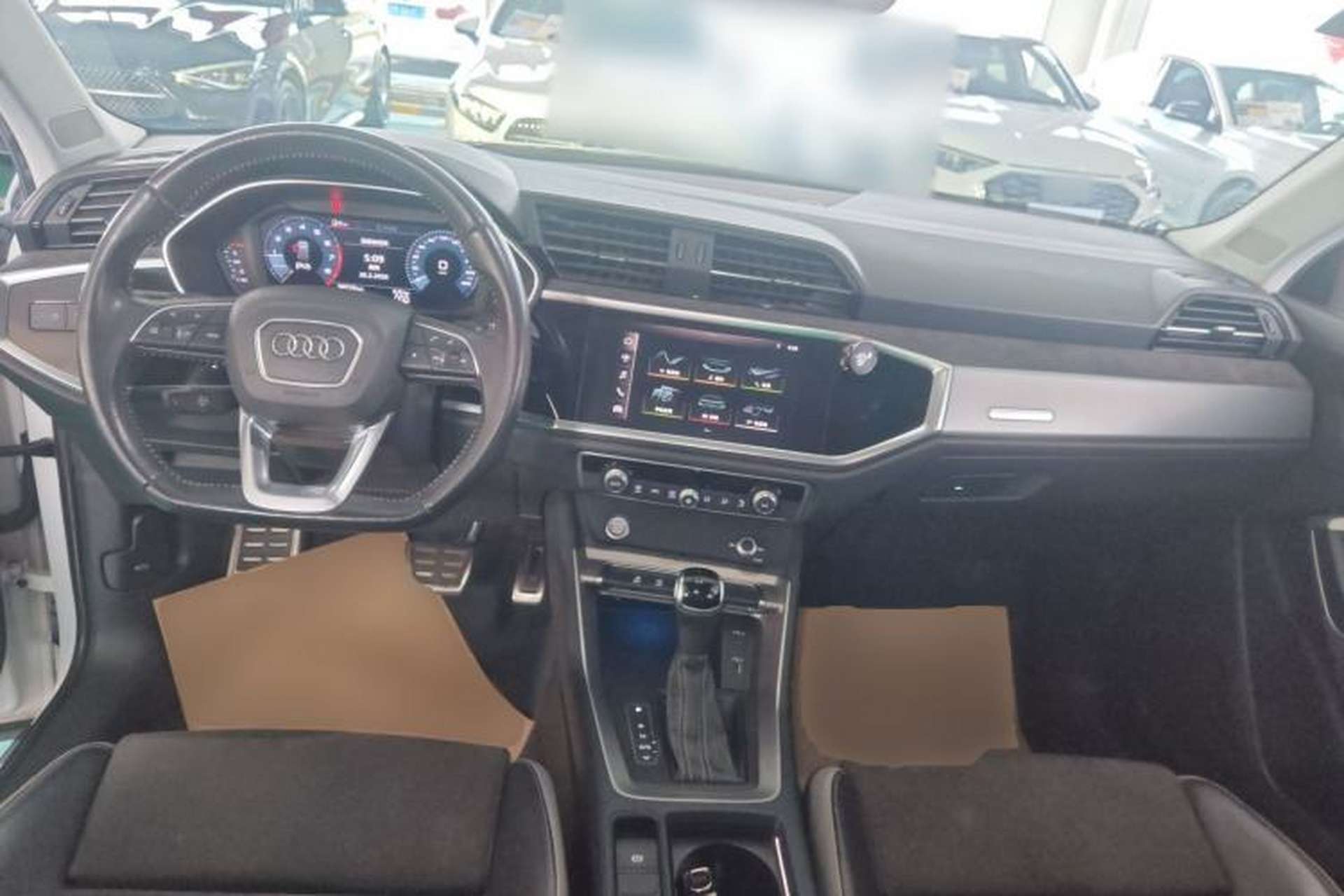 Used Audi Q3 2019 40 TFSI Fashion Dynamic Model Center Console