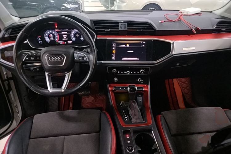 Used Audi Q3 2019 40 TFSI Fashion Dynamic Model Center Console