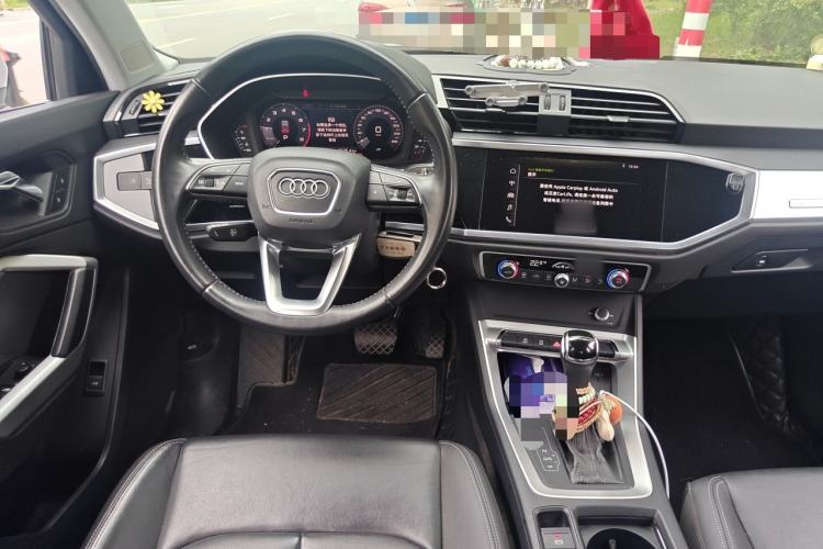 Used Audi Q3 2019 35 TFSI Advanced Style Edition Center Console