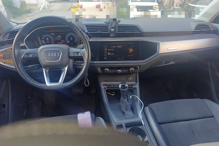 Used Audi Q3 2019 35 TFSI Advanced Dynamic Edition Center Console