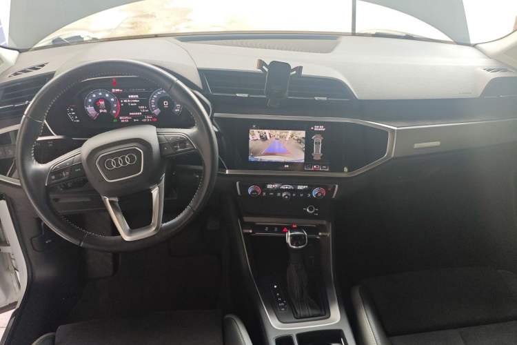 Used Audi Q3 2019 35 TFSI Advanced Dynamic Edition Center Console