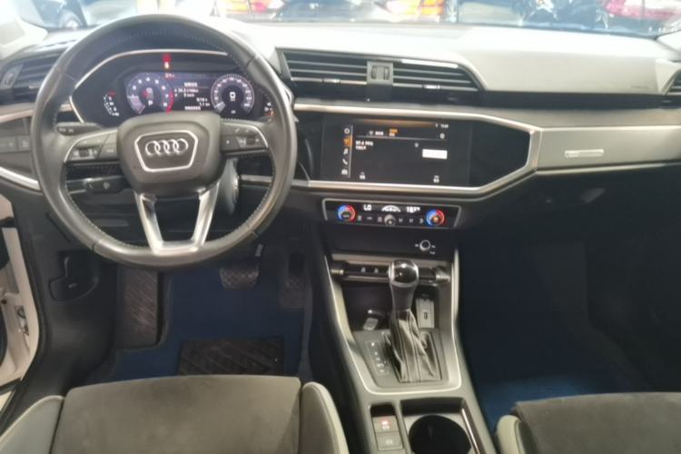 Used Audi Q3 2019 35 TFSI Advanced Dynamic Edition Center Console