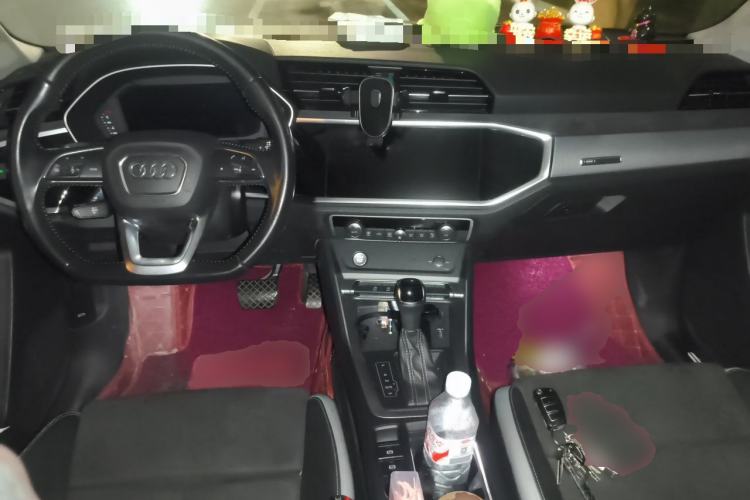 Used Audi Q3 2019 35 TFSI Fashion Dynamic Model Center Console