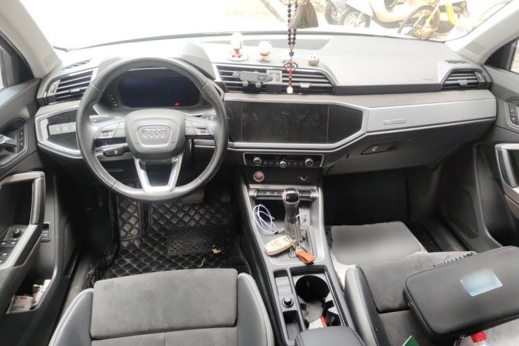 Used Audi Q3 2019 35 TFSI Advanced Dynamic Edition Center Console