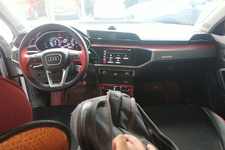 Used Audi Q3 2019 35 TFSI Advanced Dynamic Edition Center Console