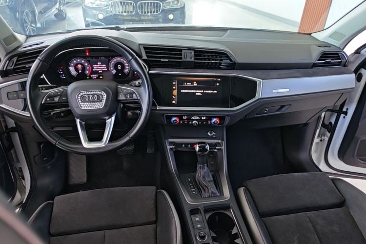 Used Audi Q3 2019 35 TFSI Advanced Dynamic Edition Center Console
