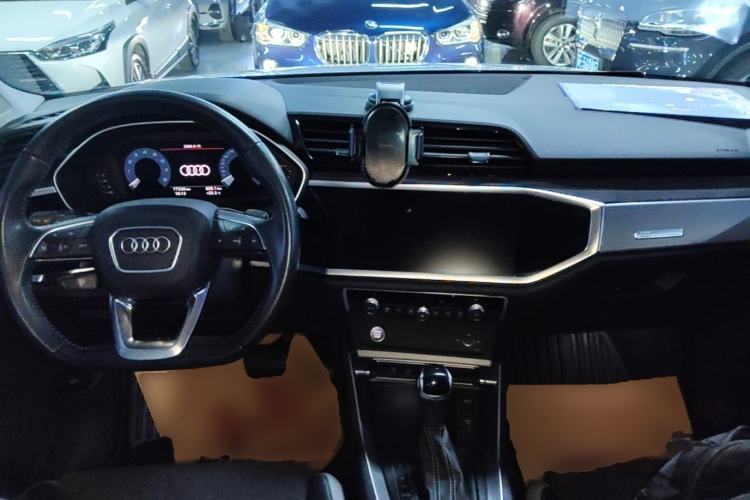 Used Audi Q3 2019 35 TFSI Fashion Dynamic Model Center Console