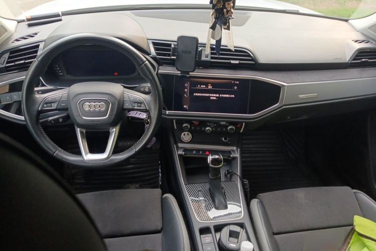 Used Audi Q3 2019 35 TFSI Advanced Dynamic Edition Center Console