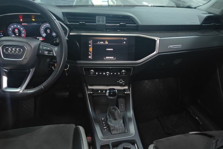 Used Audi Q3 2019 35 TFSI Advanced Dynamic Edition Center Console