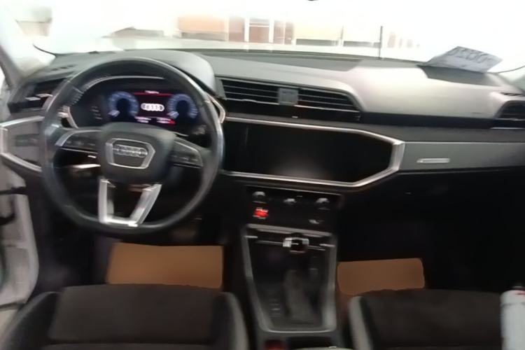 Used Audi Q3 2019 35 TFSI Advanced Dynamic Edition Center Console