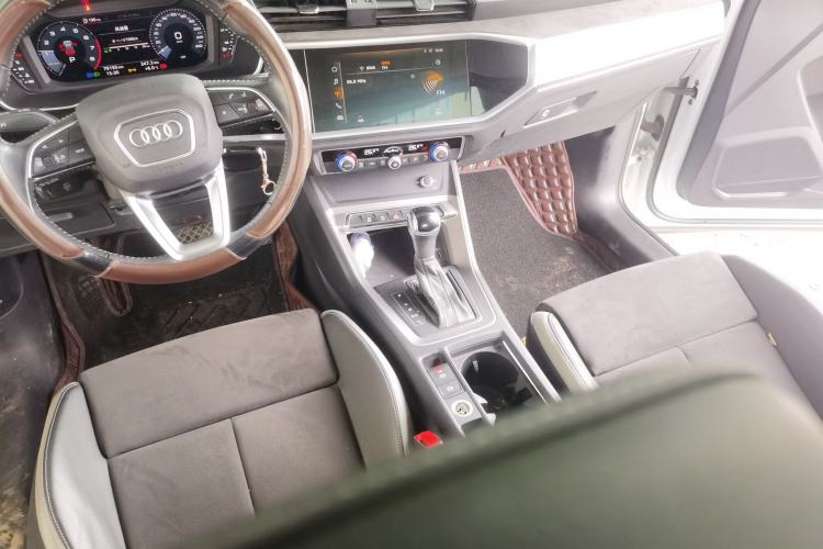 Used Audi Q3 2019 35 TFSI Advanced Dynamic Edition Center Console