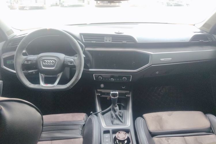 Used Audi Q3 2019 35 TFSI Fashion Dynamic Model Center Console