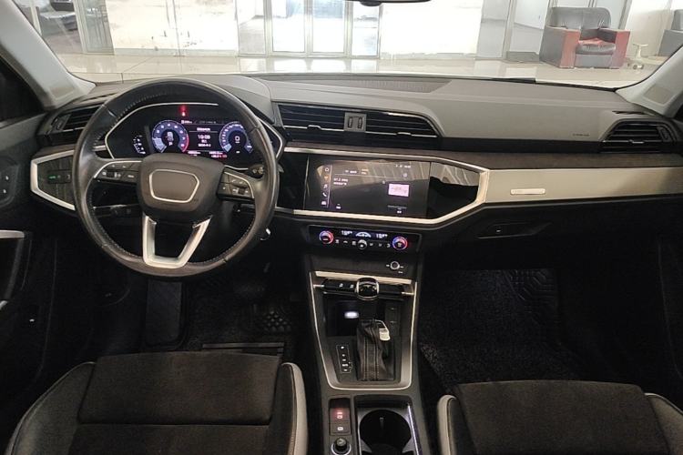 Used Audi Q3 2019 35 TFSI Advanced Dynamic Edition Center Console