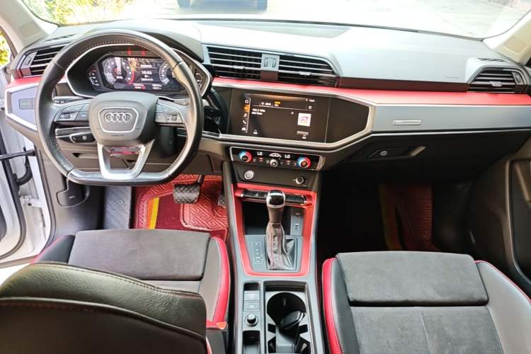 Used Audi Q3 2019 35 TFSI Fashion Dynamic Model Center Console