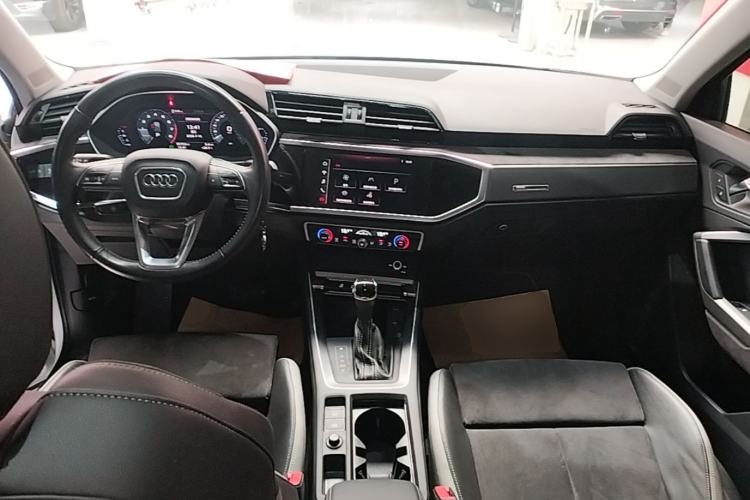 Used Audi Q3 2019 35 TFSI Advanced Dynamic Edition Center Console